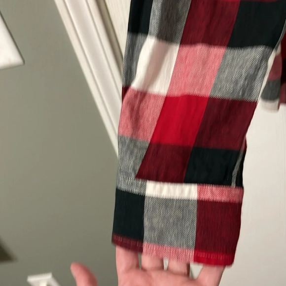 💰Chaps NWOT Plaid Flannel Long Sleeve Button Down Red/Black/White Size Medium - Picture 4 of 7